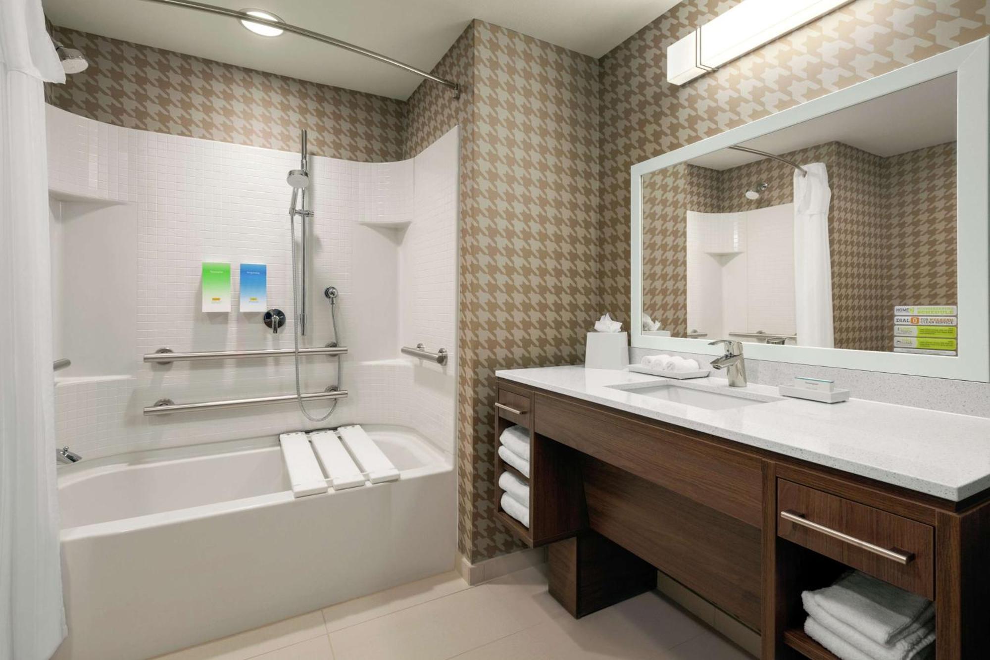 Home2 By Hilton Sarasota Bradenton Airport 3* South Bradenton